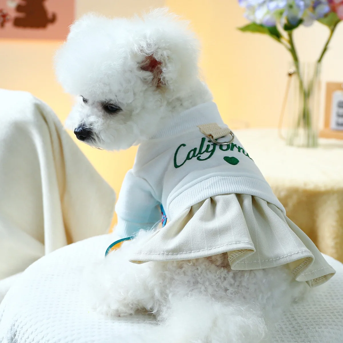 Vestidos de ocio de California para cachorros femeninos, ropa transpirable de poliéster para mascotas, falda con correa para exteriores, monos para gatos Bulldog Francés - imagen 2