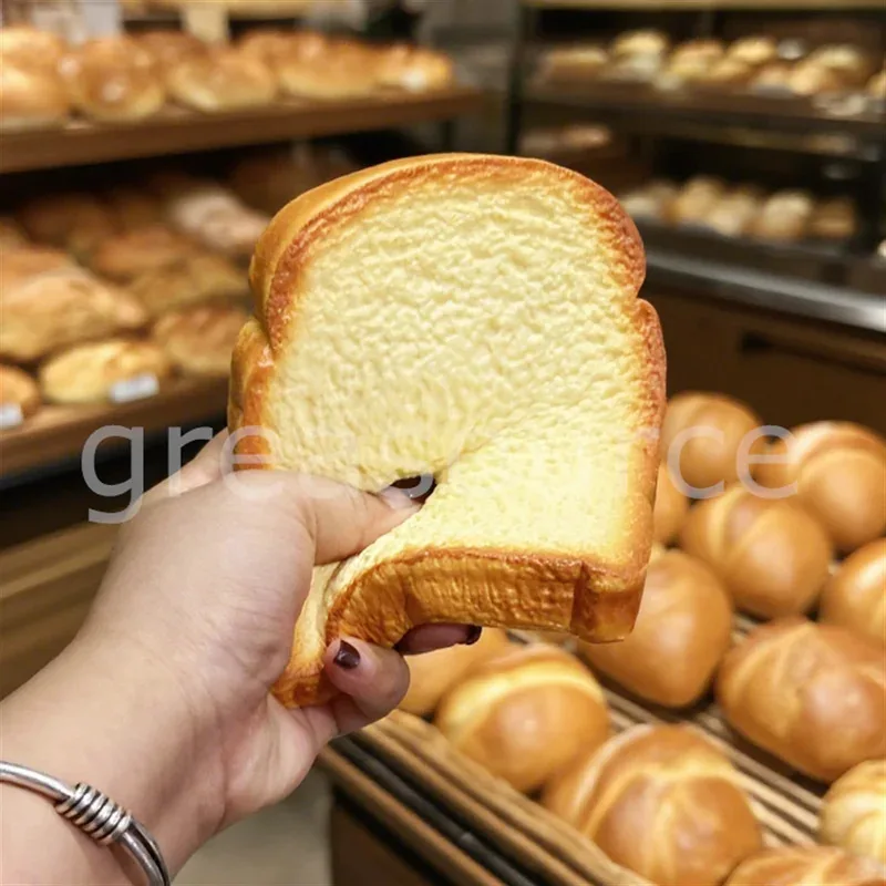 1 unidad de simulación de pan tostado, juguetes para masticar para mascotas pequeñas, juguetes para juego de conejo y hámster amarillo y blanco, accesorios de tiro para decoración del hogar - imagen 3