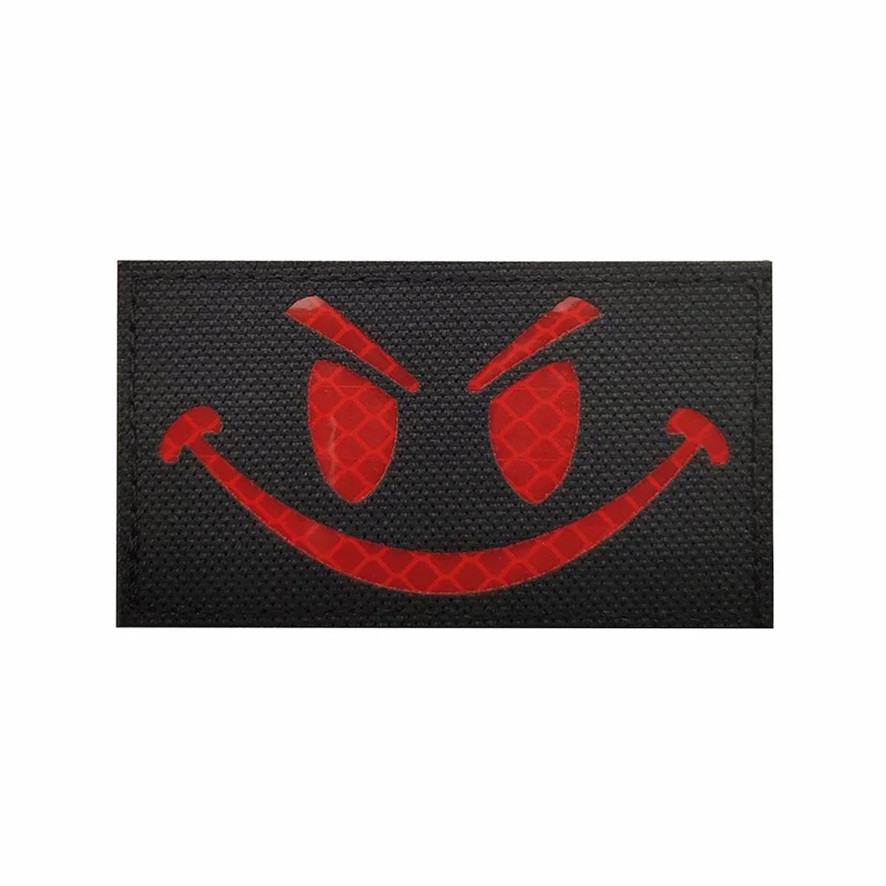 Parche reflectante con bandera de sonrisa malvada, insignia para brazalete que brilla en la oscuridad, apliques de adorno, parche IR táctico militar de 4 colores - imagen 2