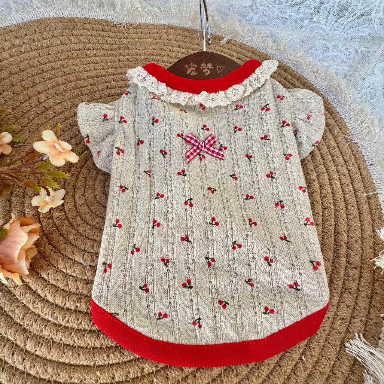 Vestido floral para perros pequeños – Mangas volantes y tirantes osito - imagen 4