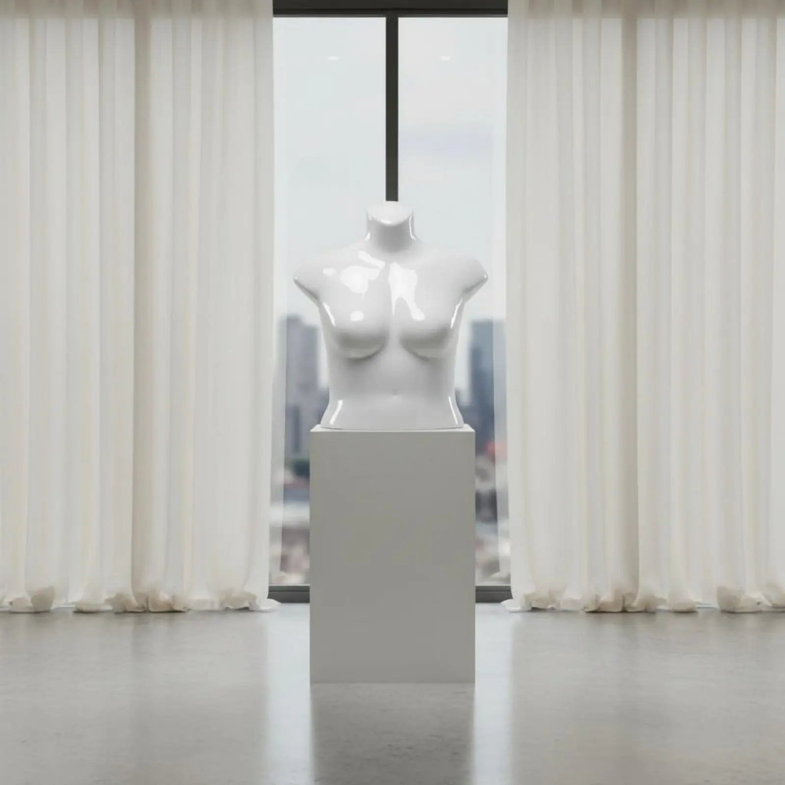 Maniquí torso femenino talla grande para escaparate de mascotas - imagen 5