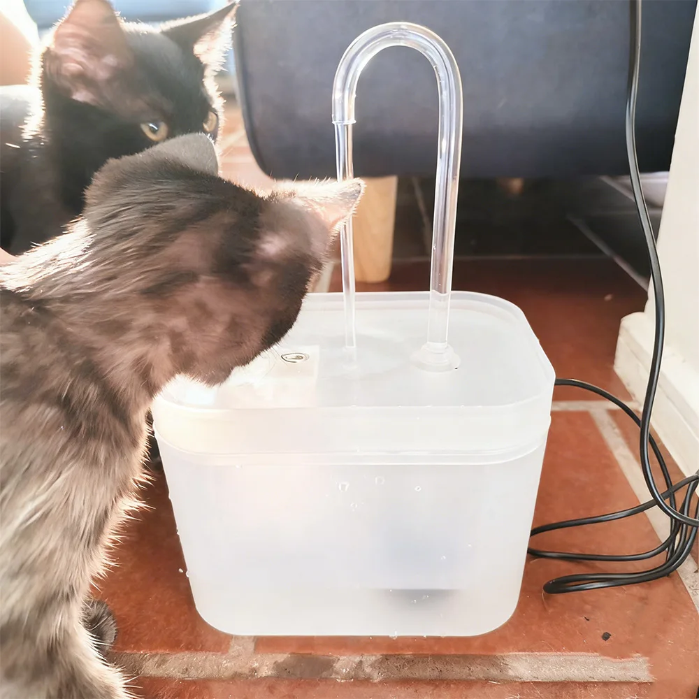 Fuente de agua para gatos y cachorros de 2,5 L, fuente para mascotas de gran capacidad para interiores filtrada con bomba ultrasilenciosa, perfecta para familias multimascotas