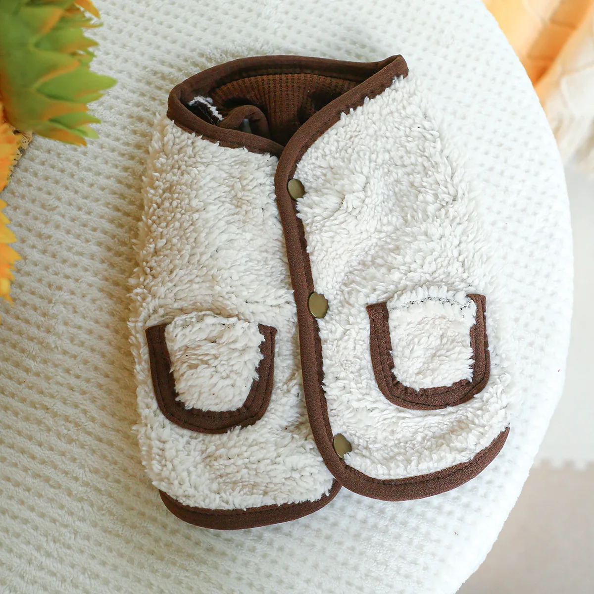 Chaleco de lana de cordero para mascotas, chaqueta envuelta de Color contrastante, ropa para perros y gatos, chaleco de terciopelo cálido, ropa para cachorros, ropa para mascotas - imagen 5