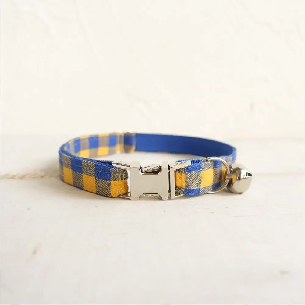Collar de gato personalizado con campana, placa de identificación personalizada, hebilla de metal de identificación ajustable, collares de gato a cuadros amarillos y azules con campana - imagen 2