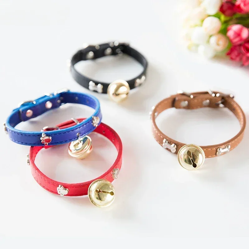 Collar para mascotas, campana con estampado de pata, campana de aleación de hueso, Collar para cachorros de peluche para perros pequeños, suministros para perros y gatos