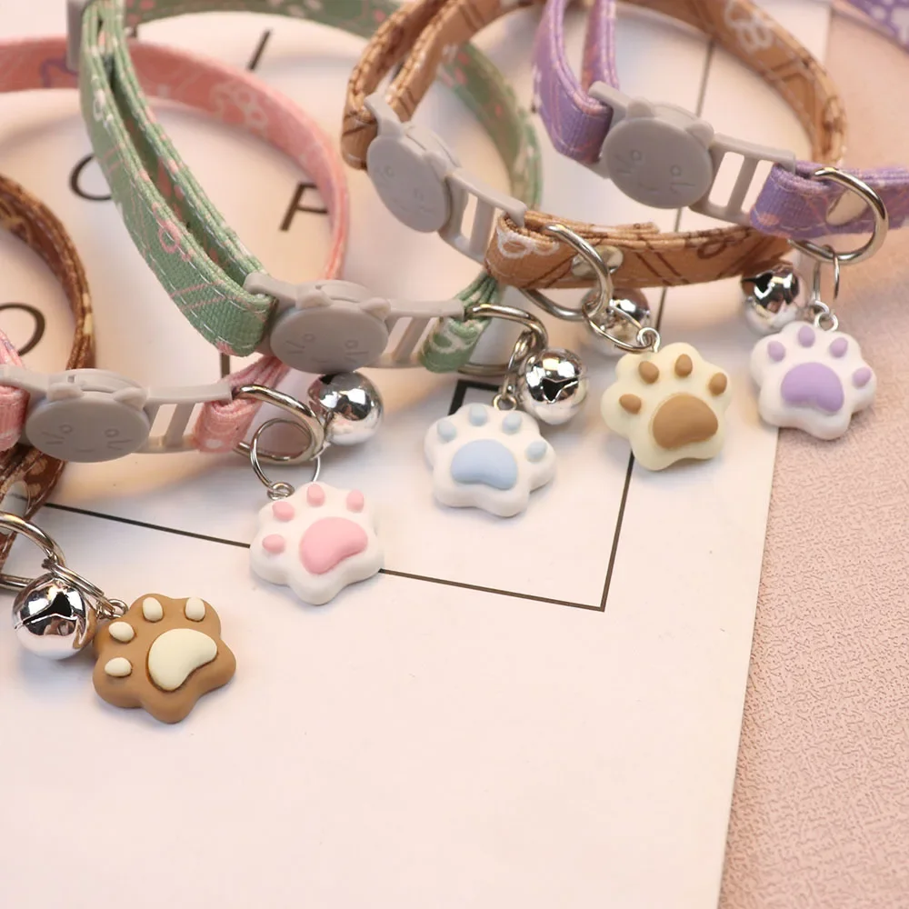 Collar de gato con huella ajustable para mascotas, bonito Collar de cuello desmontable con campana para perros pequeños, accesorios para cosas para cachorros y gatitos - imagen 2