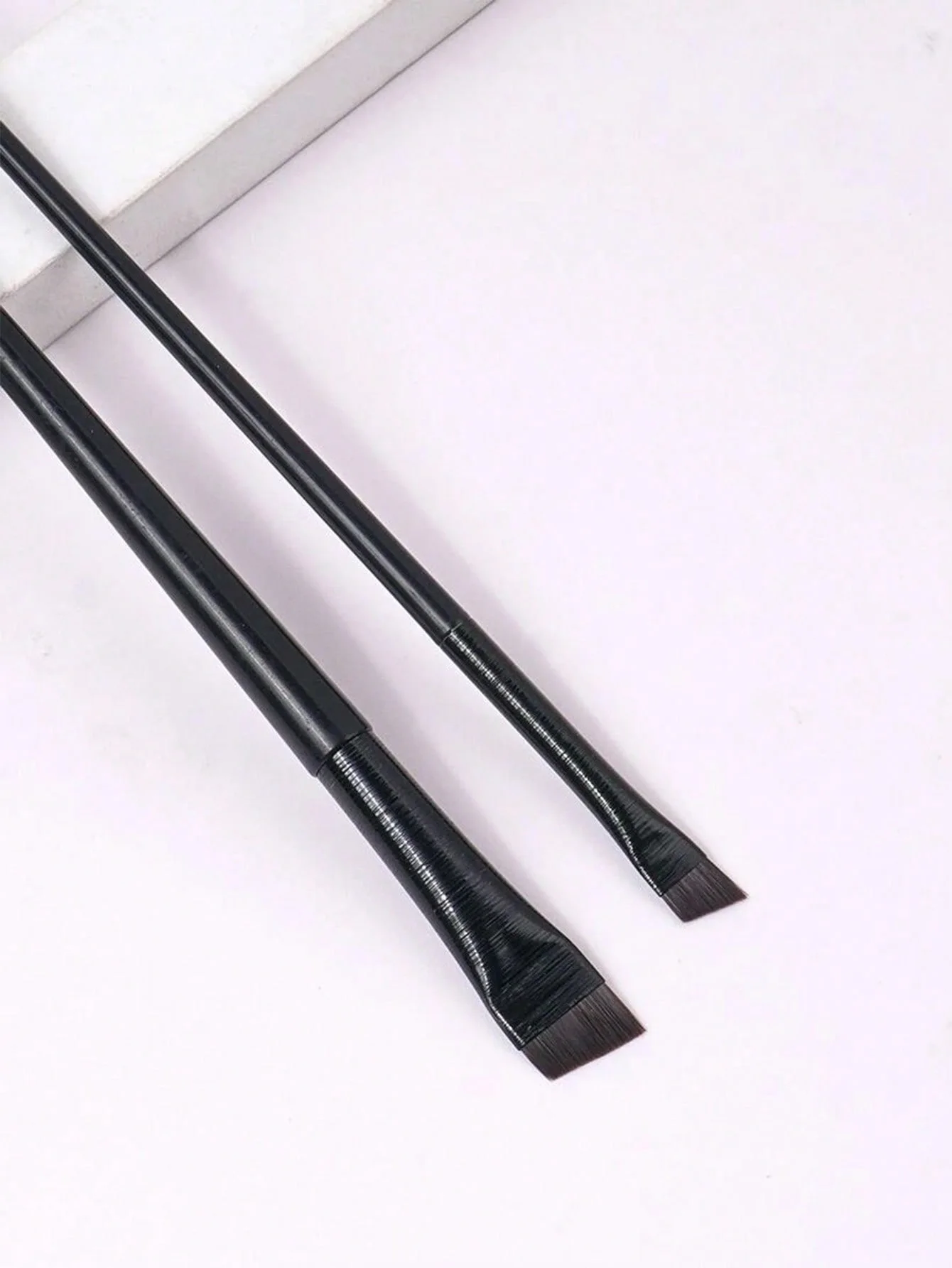 Pinceles para delineador de ojos en ángulo – Hoz plana ultrafinos - imagen 2