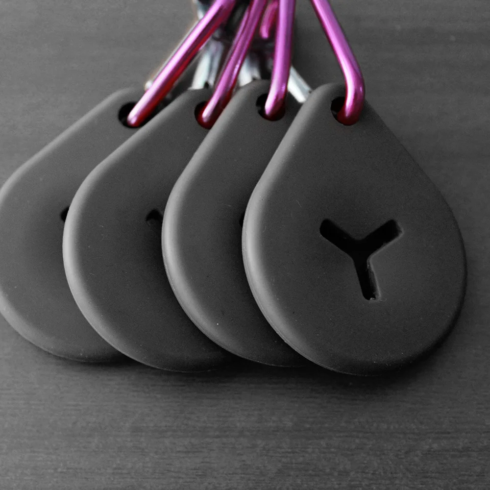 Dispensador de bolsas para excrementos de perros, productos para perros, soporte para bolsa de basura para mascotas, Clip manos libres, suministros de limpieza para perros - imagen 3