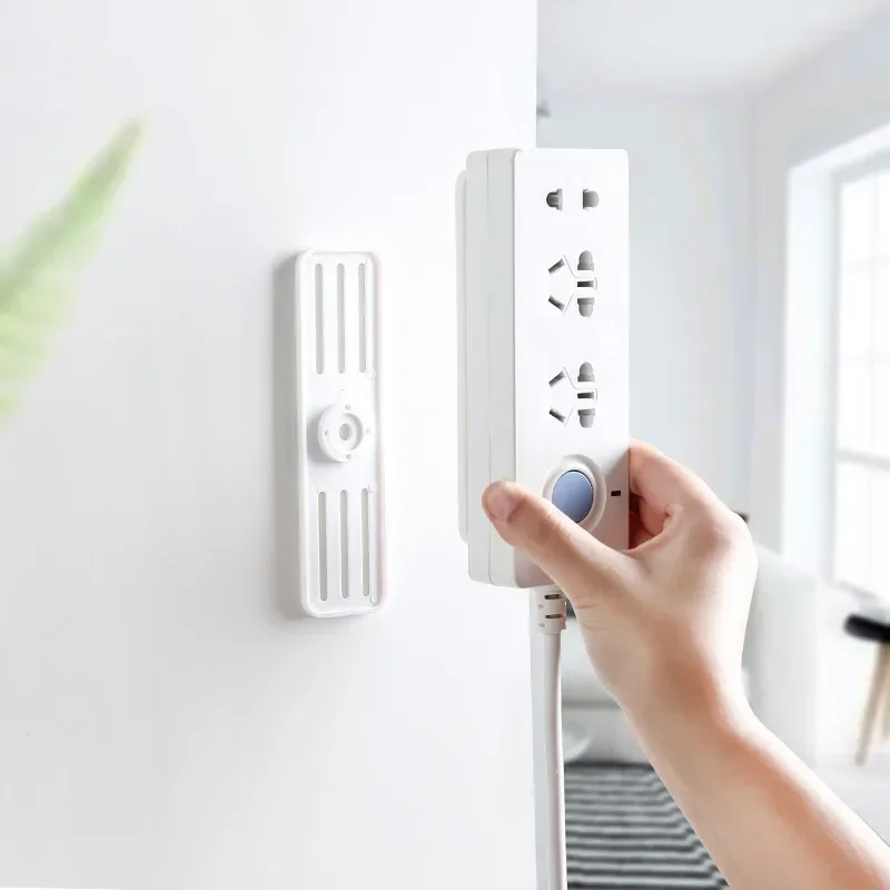 1 Uds. Enchufe de extensión autoadhesivo montado en la pared fijador tablero de enchufe colgador de almacenamiento Cable organizador de cables soporte remoto - imagen 3