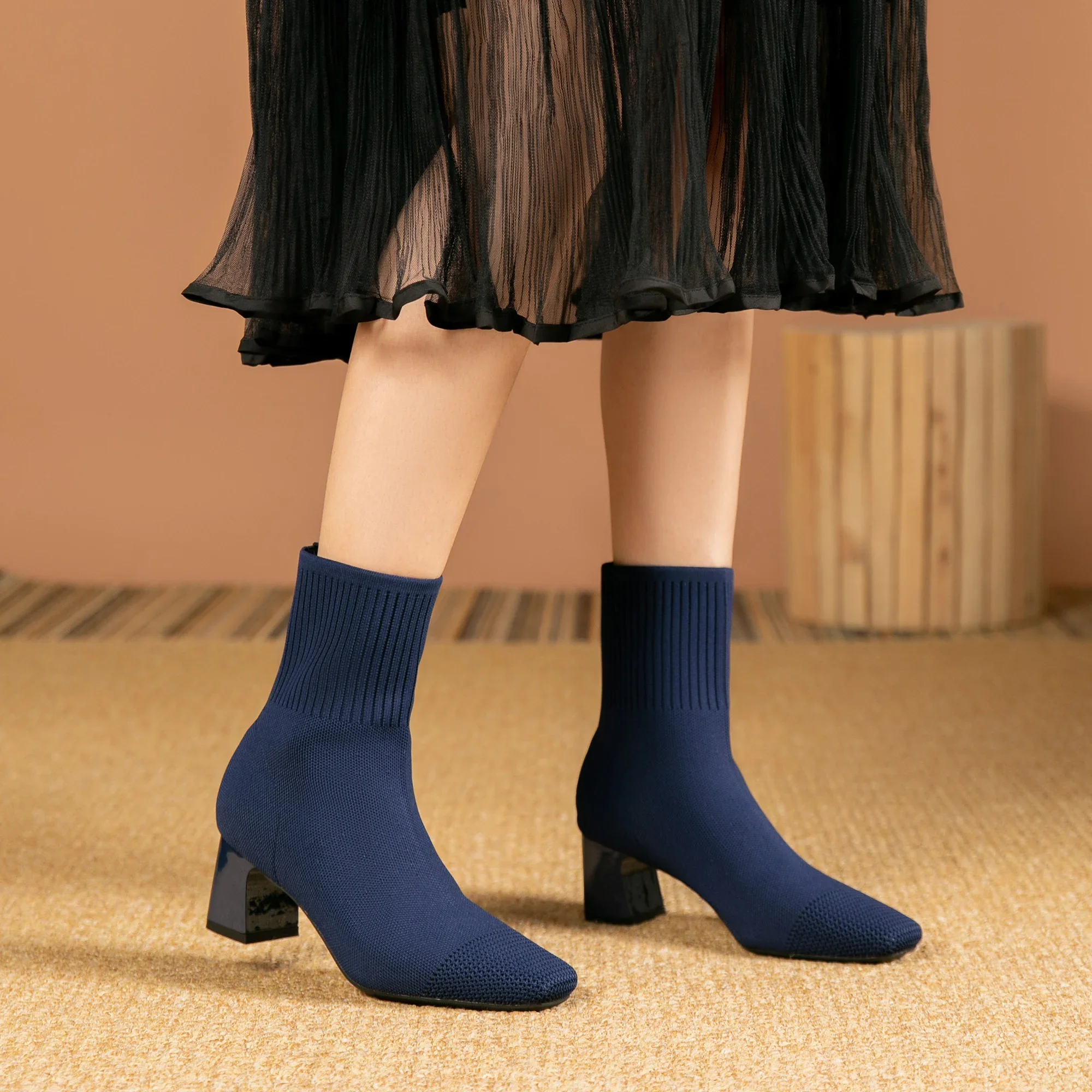 Botas de mujer 2024 nuevas grandes botas de suela de goma antideslizantes de punto a la moda (alto del tacón 5cm) - imagen 3