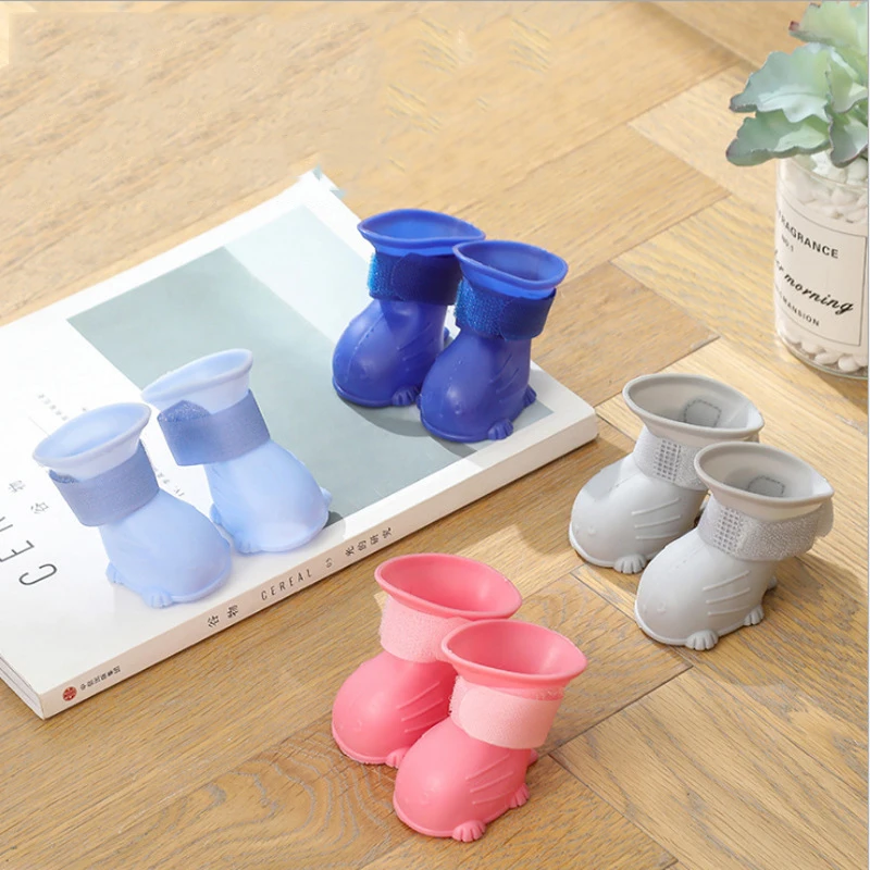 Botas de goma antideslizantes para perros y gatos pequeños, calzado impermeable para exteriores, resistente al desgaste, accesorios para mascotas, 4 unidades por lote - imagen 3