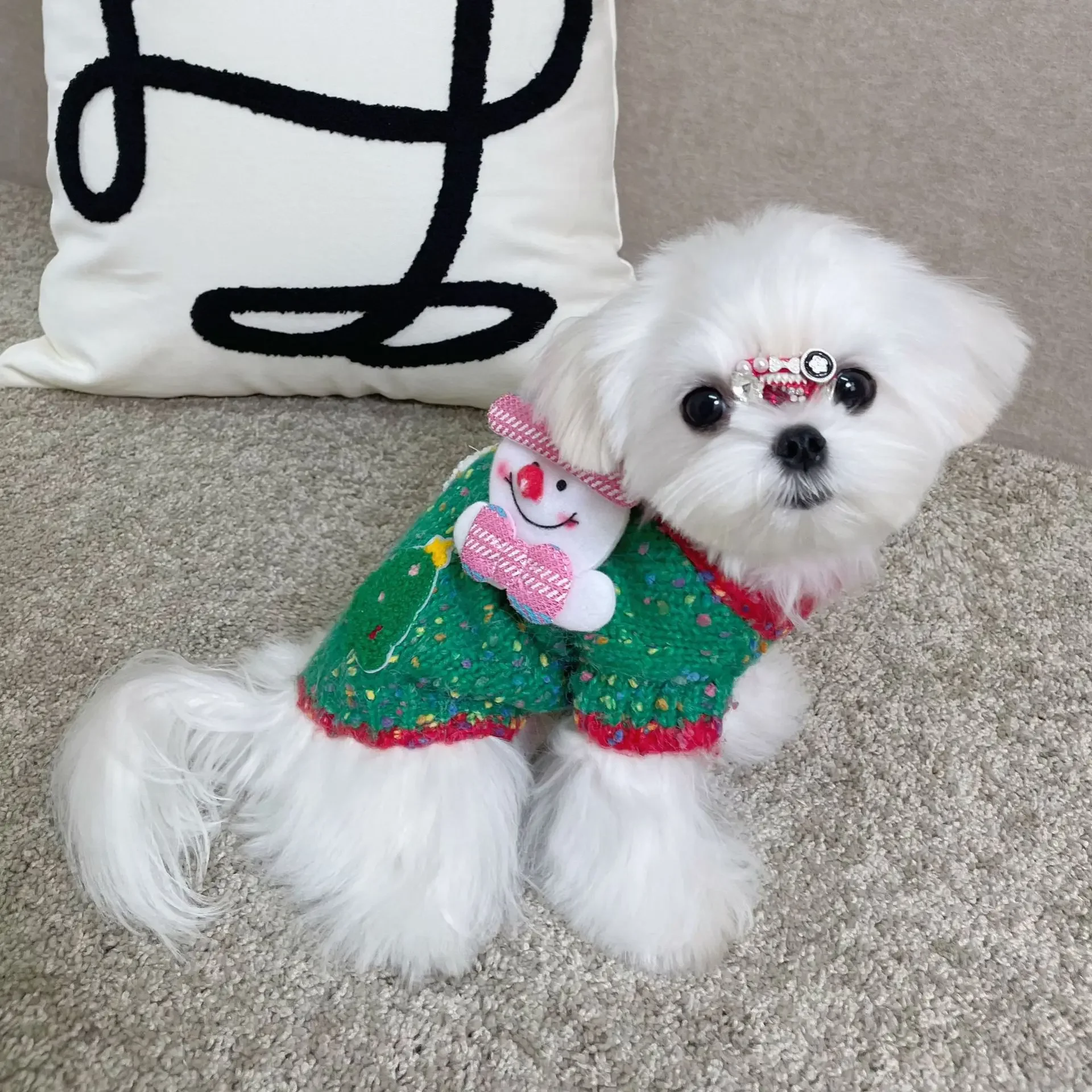 Suéter navideño para mascotas, bonito con cubierta para cabeza de bola de piel, chaleco de punto cálido para otoño e invierno, abrigo de oso Schnauzer, ropa para cachorros - imagen 4