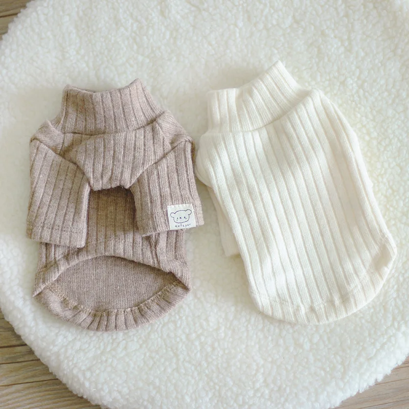 Camisa básica de cuello alto a rayas para mascotas, bonito Top de punto con logotipo de oso de peluche, camisa Base, Sudadera con capucha para el hogar, ropa para cachorros para perros pequeños