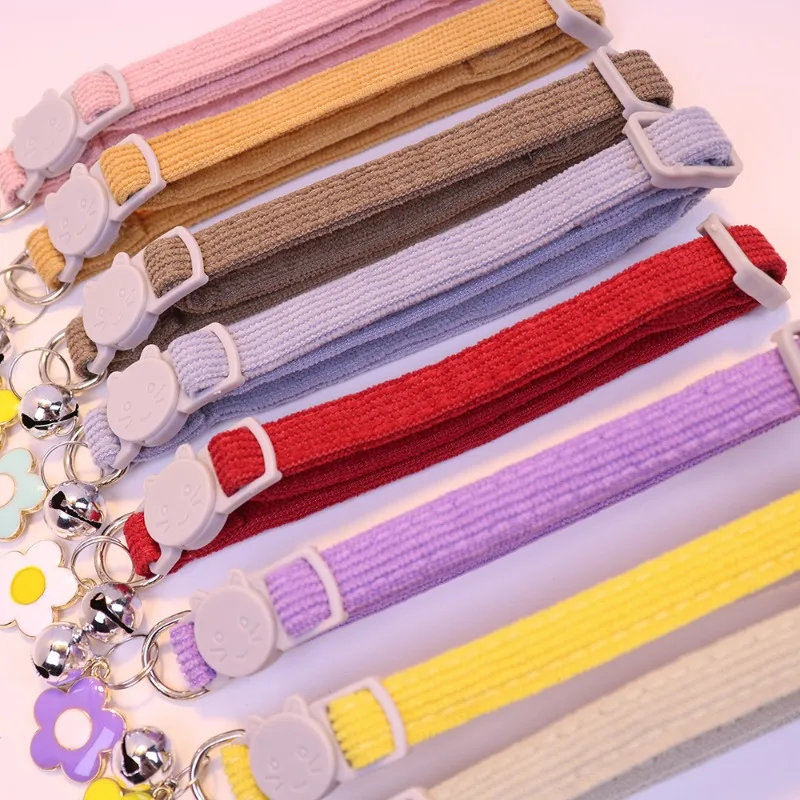 Collar de gato con nombre personalizado, flor de pana separada, identificación personalizada con campana, productos para mascotas, suministros pequeños ajustables para gatitos - imagen 2