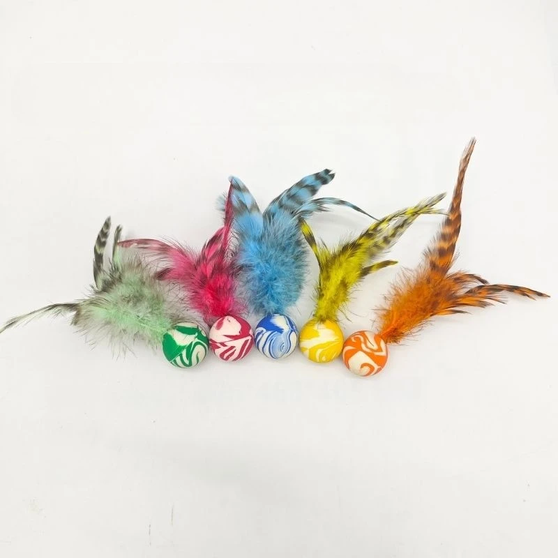 2 uds., color aleatorio, venta al por mayor, bola elástica colorida interactiva, plumas, juguete para gatos, pelota de goma para masticar, juguete para mascotas