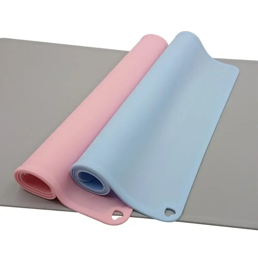 Estera impermeable antideslizante para mascotas, estera de silicona para comida de mascotas, cuenco para mascotas, almohadilla de agua potable, estera de alimentación para perros, fácil de limpiar - imagen 5