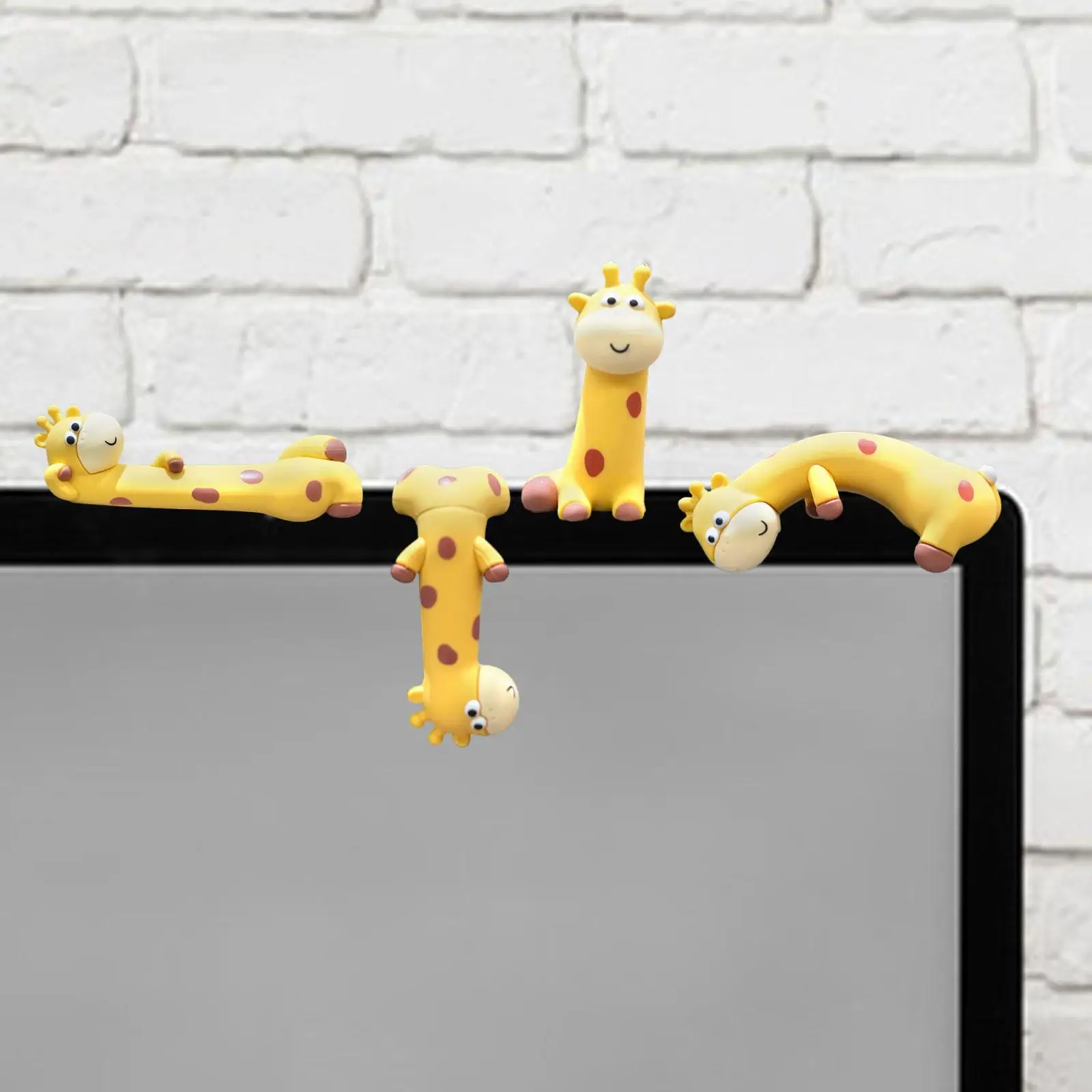 4Pcs Playful Giraffe Figurines Collection Car Dashboard Decor Lightweight Multifunctional Computer Screen Decoration