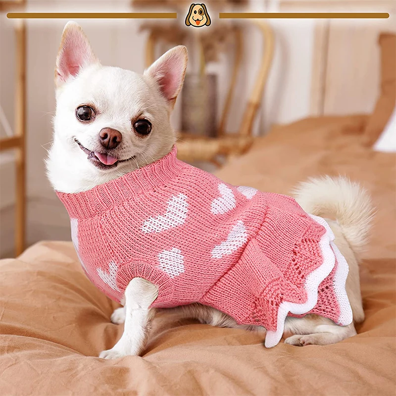 Detalles del diseño de corazón del suéter para perros