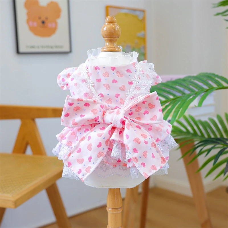 Vestidos de verano con estampado de corazón para perros pequeños, monos de princesa en capas para gatos maltés, ropa para fiesta de cumpleaños con lazo para mascotas
