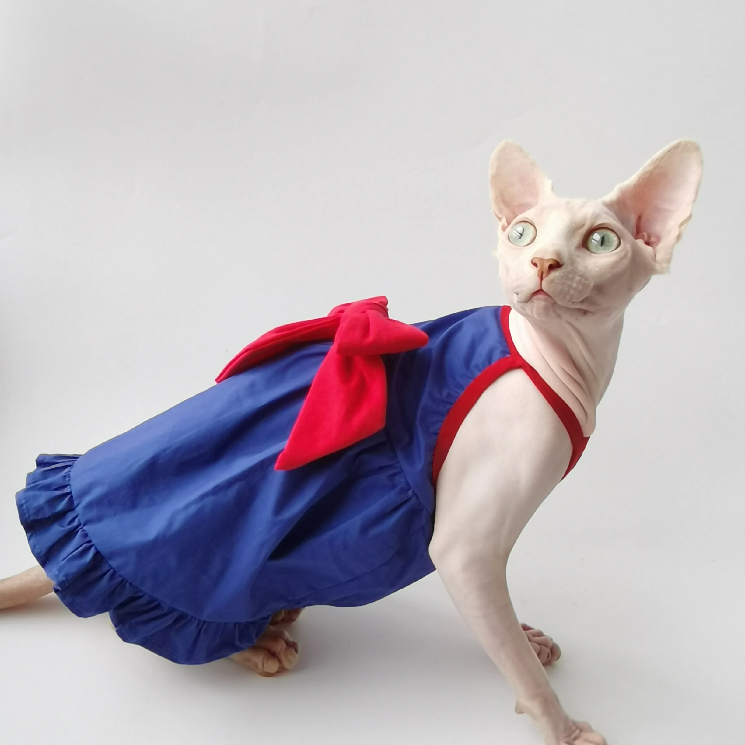 Sphynx Cat Clothes Vestido de verano de algodón azul con gran lazo rojo falda dulce para gata en primavera camisa de camisola para gatitos