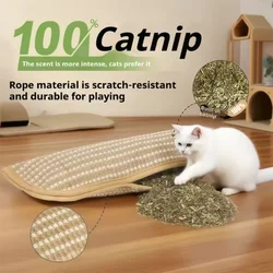 Rascador para gatos con juguetes interactivos e hierba gatera