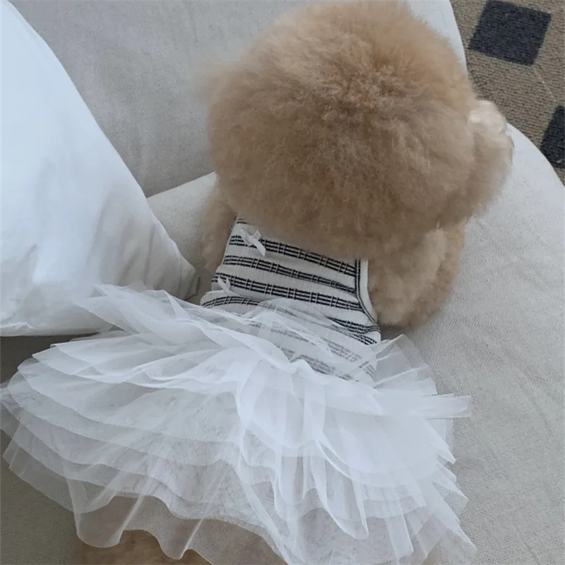 Vestido a rayas con malla transpirable para gatos y perros pequeños - imagen 4