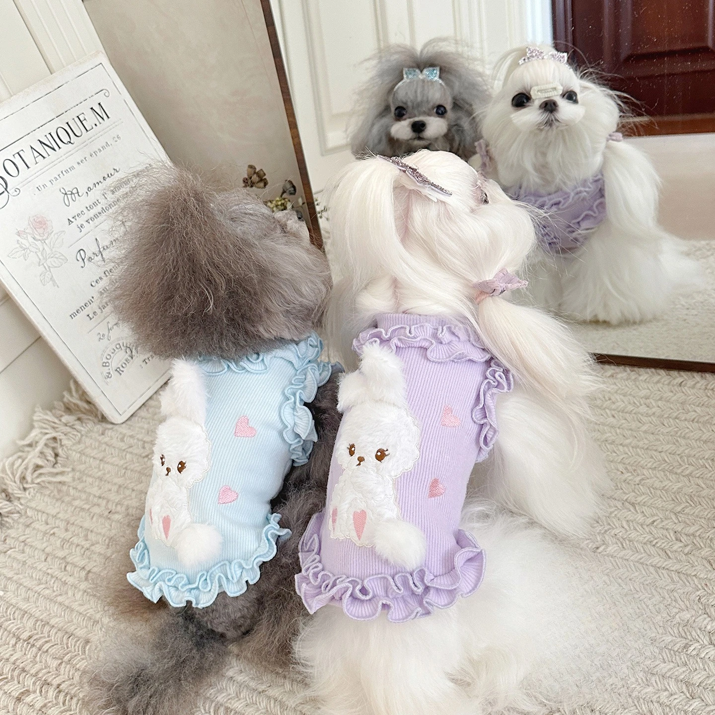 Chaleco de conejo de peluche grueso para otoño e invierno, con encaje y bonito abrigo con bola de pelo, ropa para perros pequeños, ropa para cachorros - imagen 2