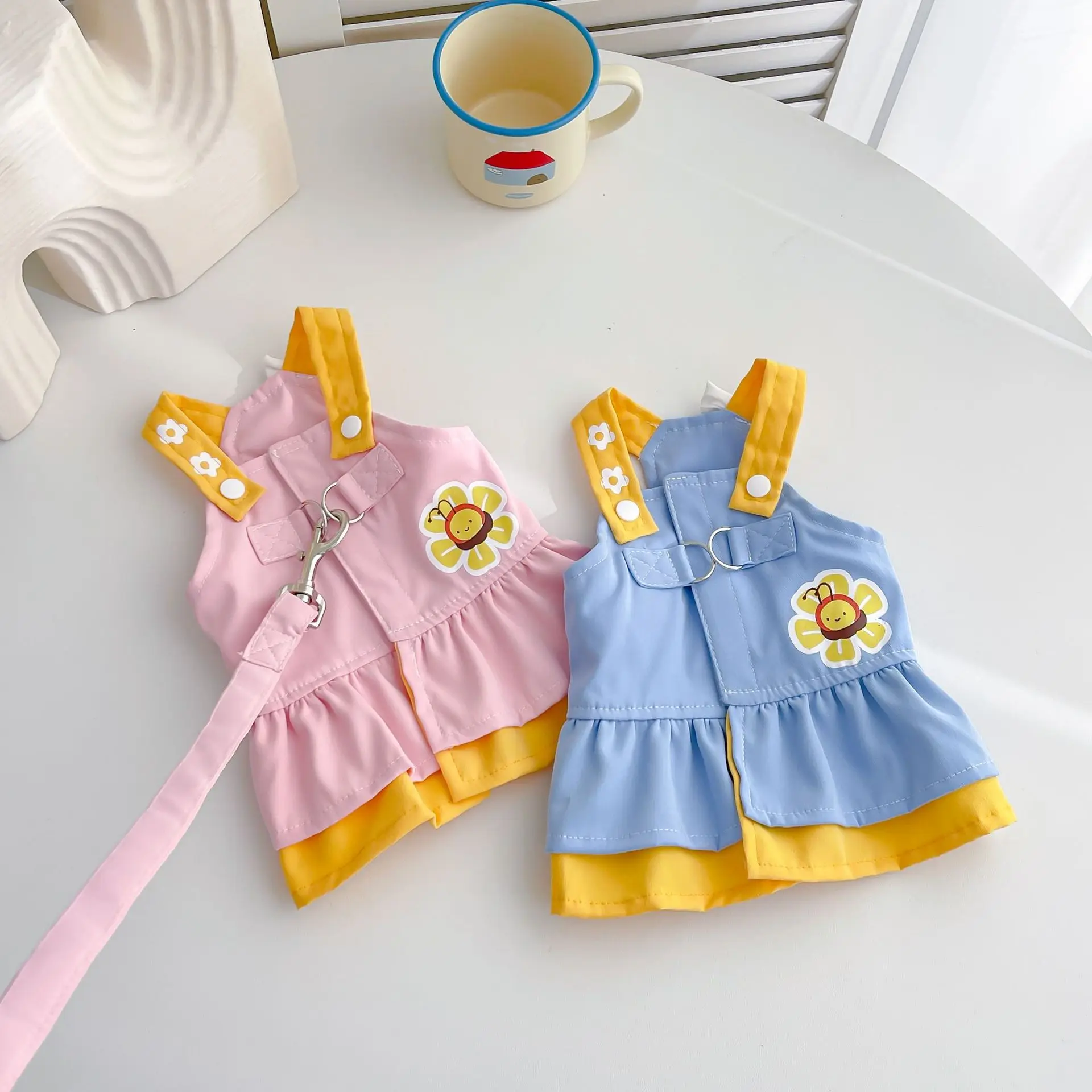 Vestido bordado de primavera/verano para mascotas con tirantes dibujables, vestido para perros al aire libre, arneses para caminar para perros pequeños - imagen 3