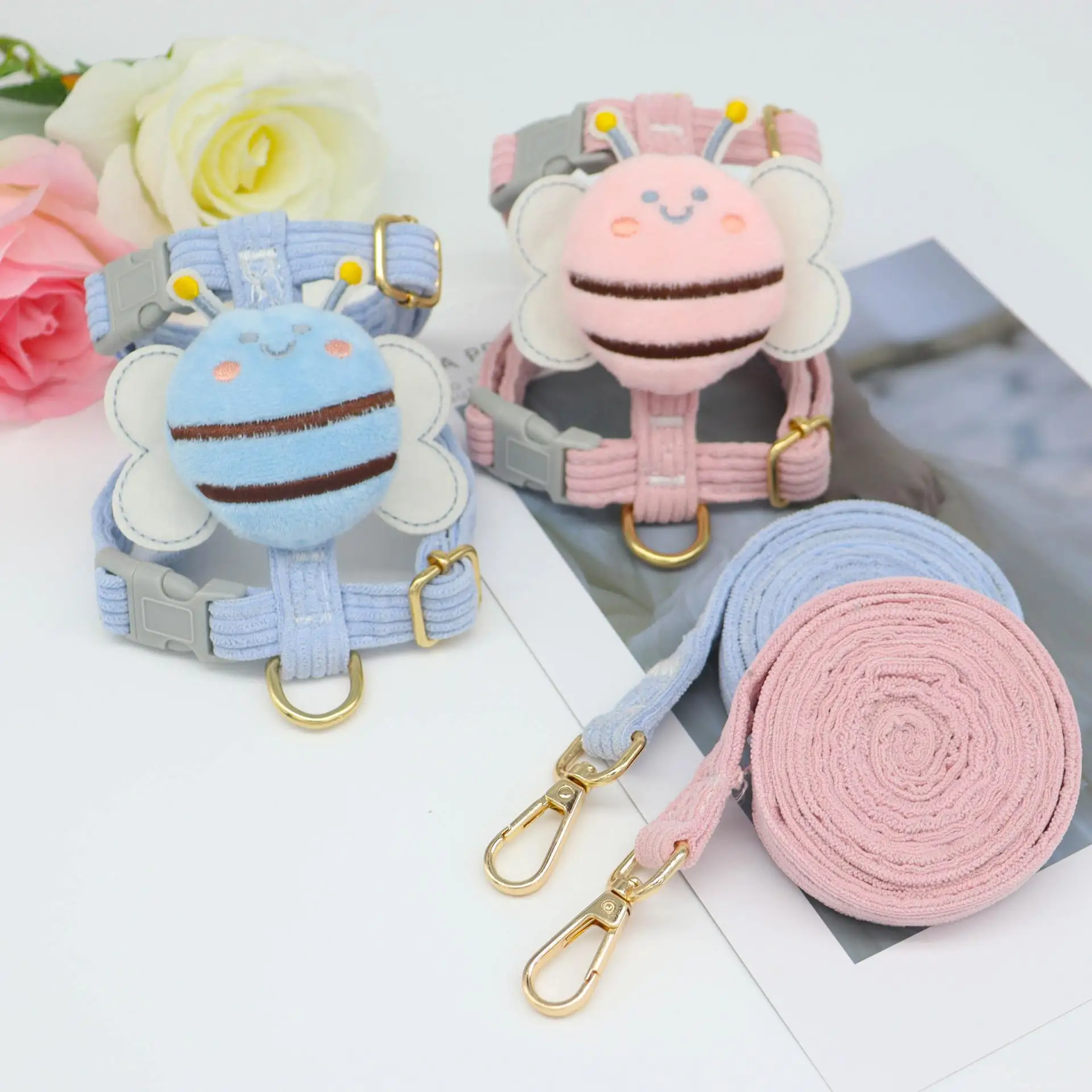 Juego de arneses para perros y gatos, Correa suave y ajustable para caminar al aire libre, antipérdida, con forma de animales y abejas - imagen 2