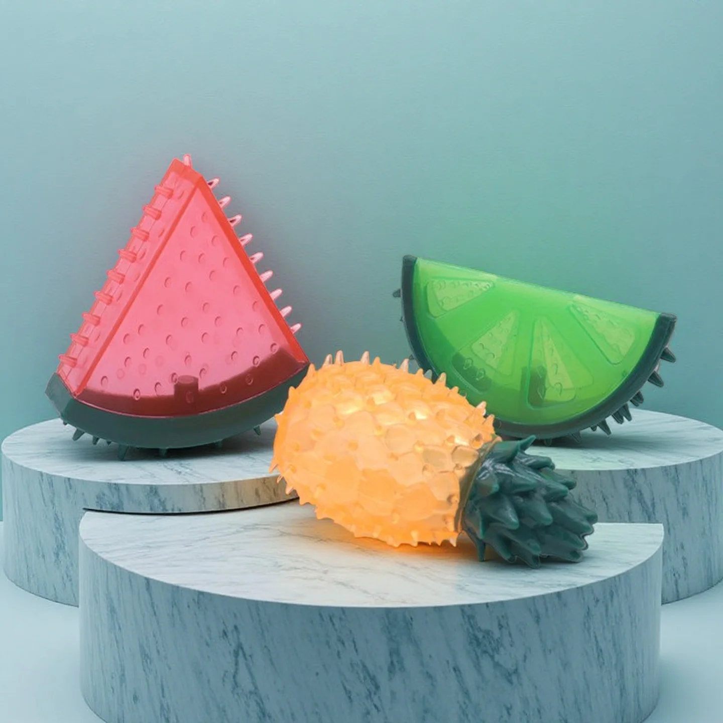 Juguete masticable chirriante de frutas: juguete dental TPR no tóxico para masticadores agresivos - formas lindas resistentes a mordeduras con cámaras duales - imagen 3