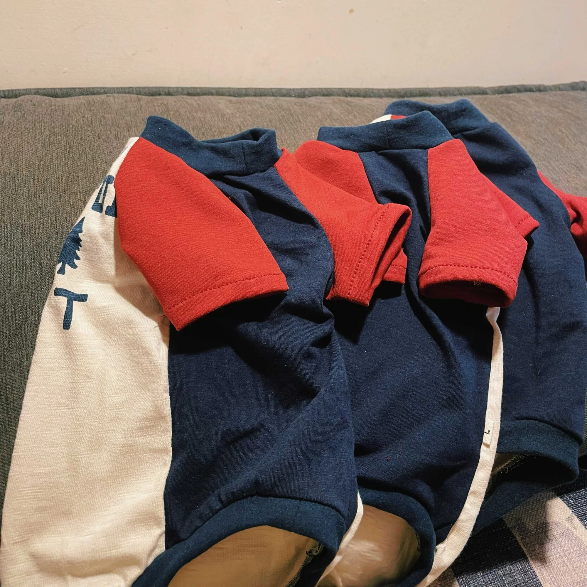 Abrigo de algodón suave para gato Sphynx, camiseta de manga larga con letras de dibujos animados para gatos, sudadera roja para pijamas Devon Rex para gatitos - imagen 5