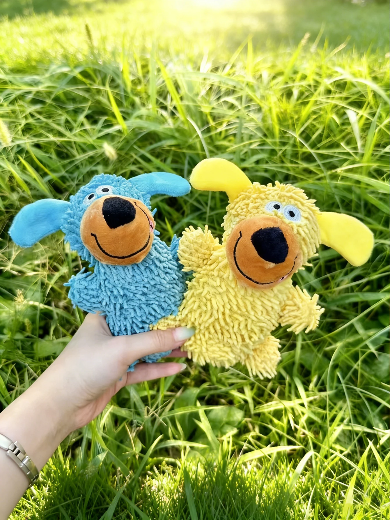 Juguete sonoro para perros con balanceo y resistencia a mordidas - imagen 2