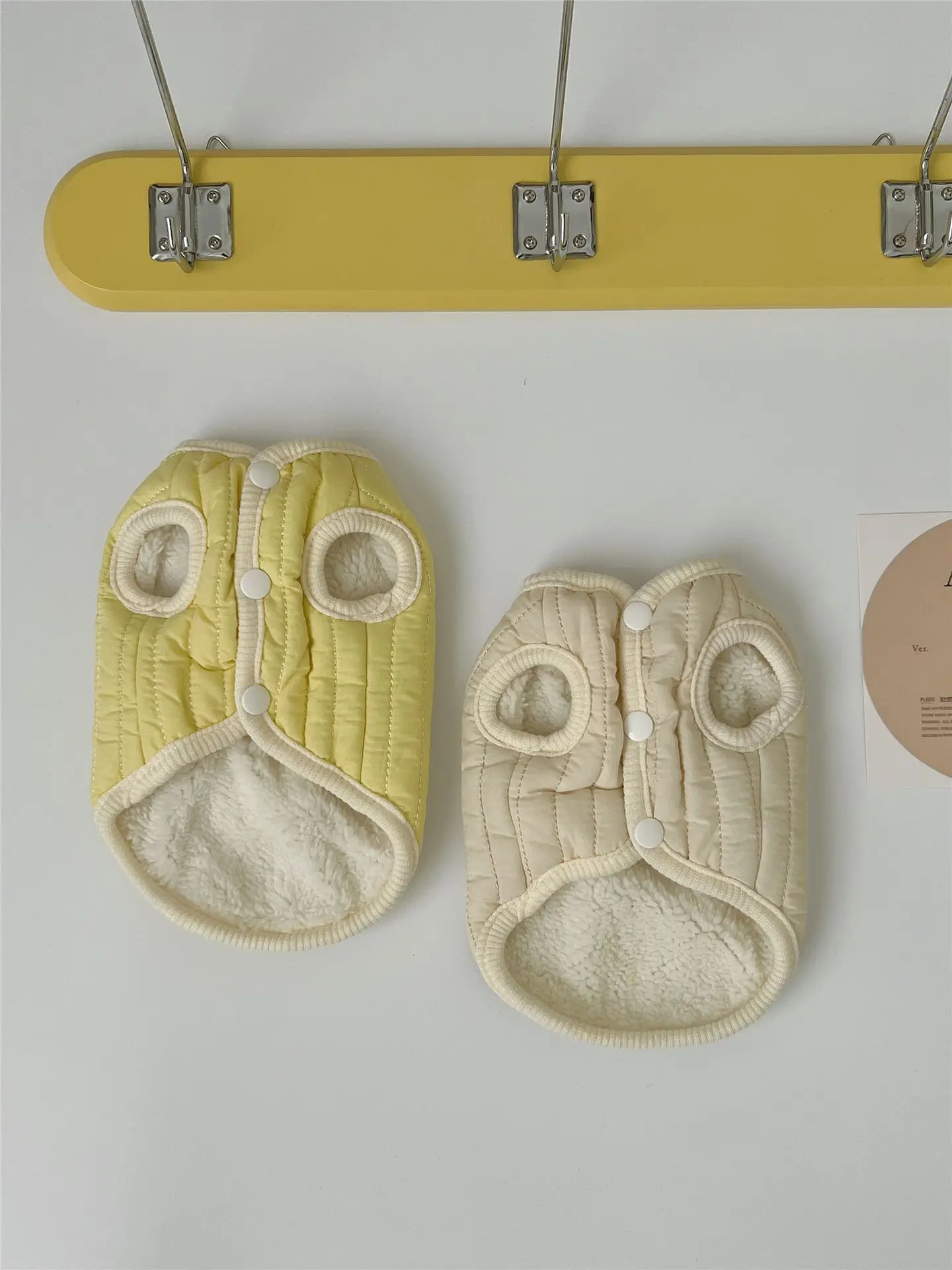 Ropa gruesa de invierno para perros de peluche, ropa para cachorros y gatos, chaleco de terciopelo sin mangas con estampado de oso de dibujos animados, abrigo para mascotas, disfraz para perros y conejos - imagen 3