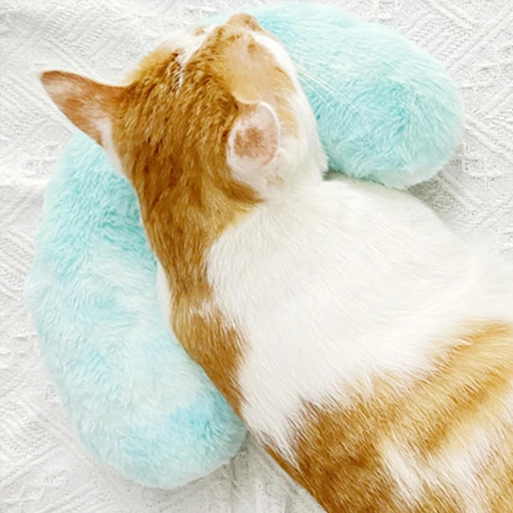 1 pc Random Color Pet Pillow Dog Cat Sleeping Moon U Shape Pillow Small Dog Plush Pillow Sleeping Mat for Indoor Cats Puppies - imagen 4