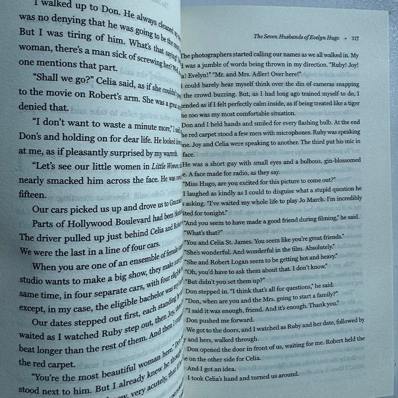 Los siete maridos de Evelyn Hugo Story Novel en libro en inglés - imagen 4