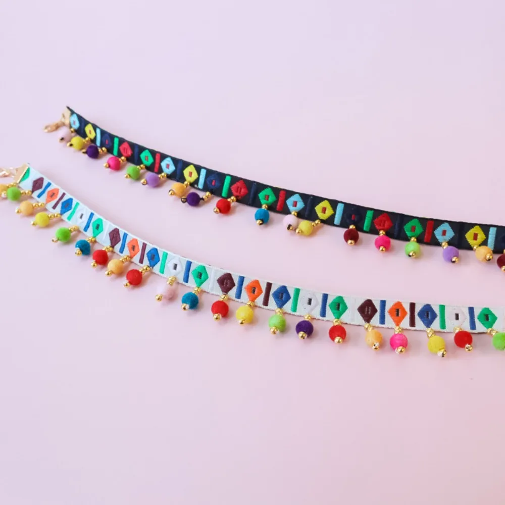 Collar bohemio encaje con pompones para gatos y perros pequeños - imagen 5