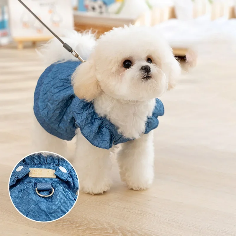 Vestidos de mezclilla para perros pequeños, ropa para cachorros y niñas con anillo de correa, mangas voladoras, ropa de verano para gatos, trajes de Chihuahua azules - imagen 4