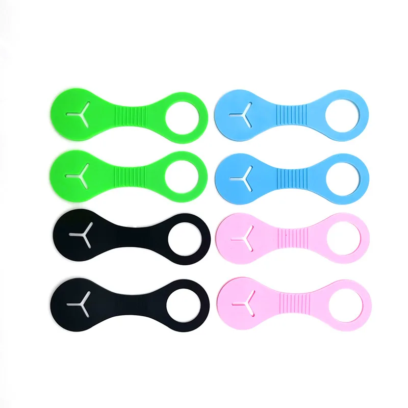 Dispensador de bolsas para excrementos de perros, productos para perros, soporte para bolsa de basura para mascotas, Clip manos libres, suministros de limpieza para perros - imagen 2