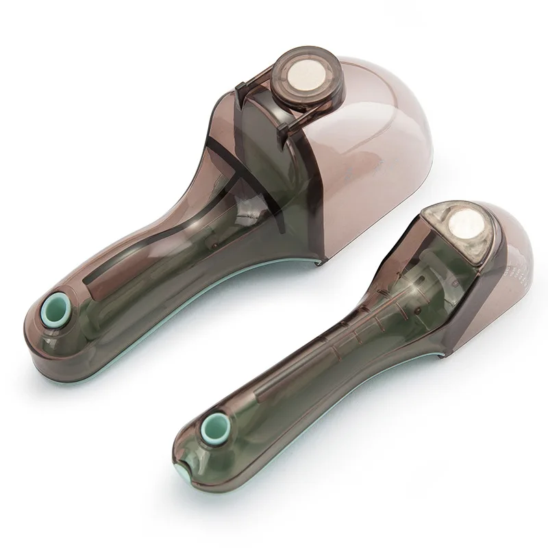 Cuchara medidora ajustable desmontada mostrando sus partes