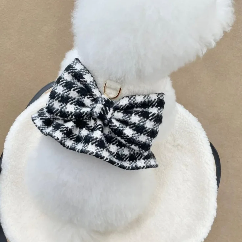 Pet Autumn and Winter Woolen Plaid Bow Chest Strap Christmas Holiday Vest Dog Harness Dog Clothes for Small Dogs Puppy Clothes