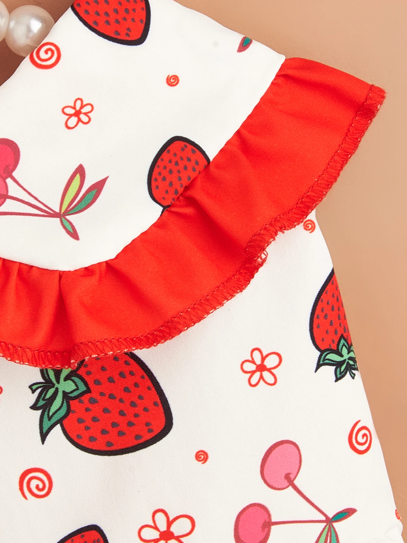 Vestido para perro estampado de fresa con cuello rojo con volantes, ropa para mascotas con bonito patrón de frutas, dulce vestido de princesa para perros pequeños - imagen 5