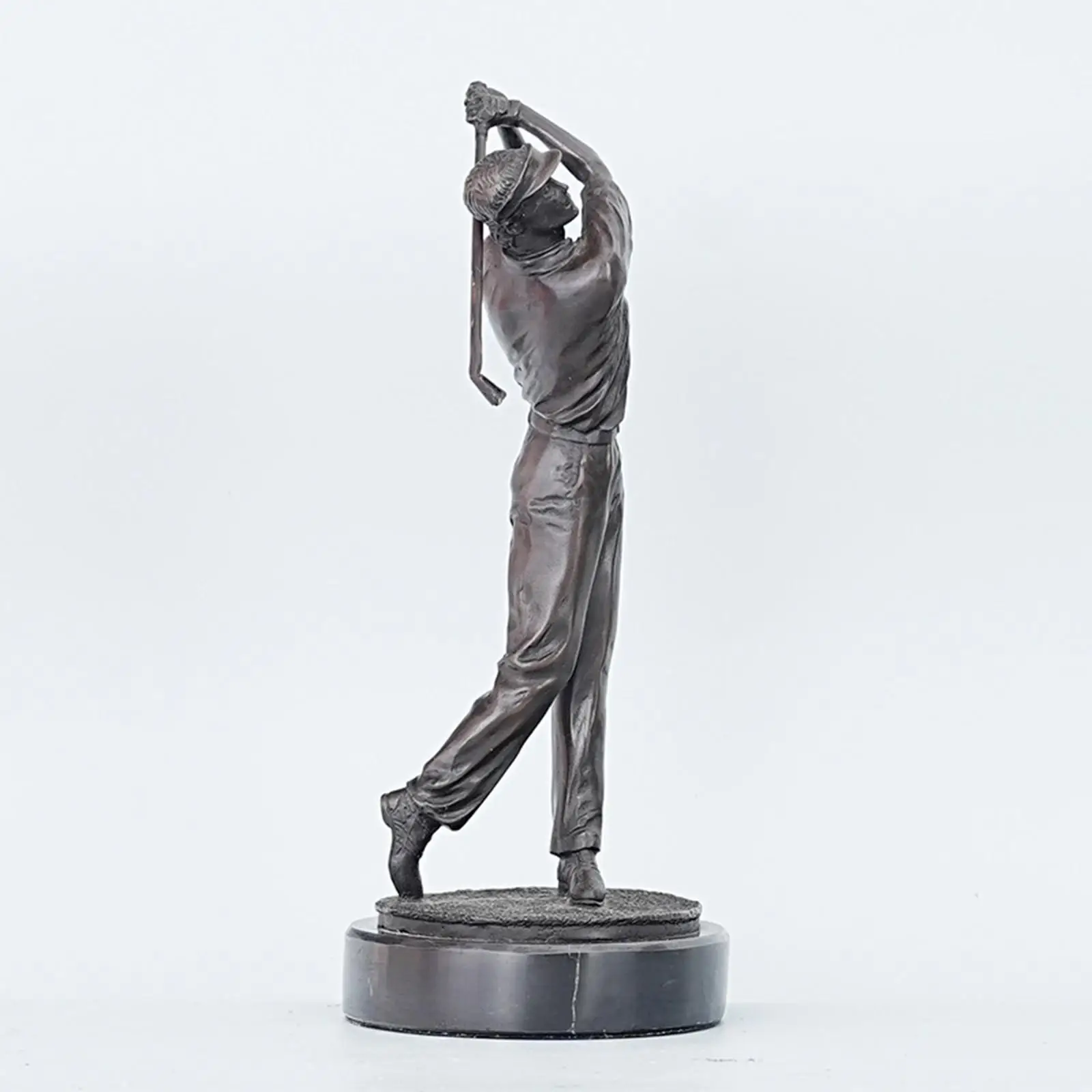 Figura decorativa de golfista joven en latón para hogar y oficina - imagen 5