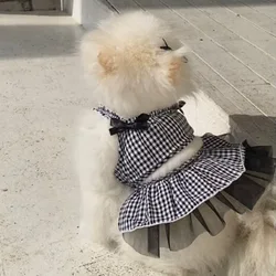 Ropa para perros y gatos: vestido a cuadros de primavera cómodo