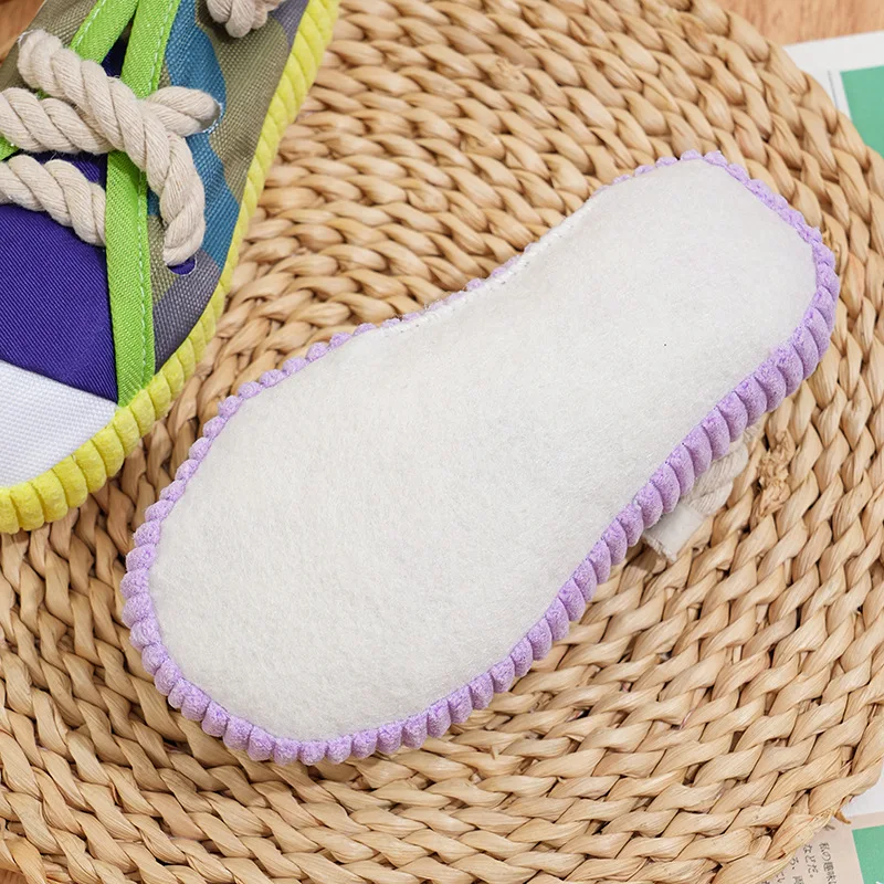 Juguete interactivo para masticar para perros, juguete de cuerda con forma de zapatillas para limpieza de dientes, zapatos molares para cachorros resistentes a mordeduras chirriantes
