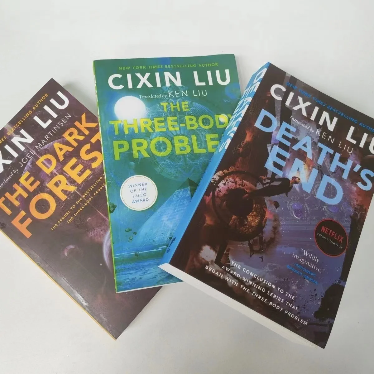 Juego de 3 libros en inglés de la trilogía de Liu Cixin, "Three Body", es una novela de ciencia ficción - imagen 3
