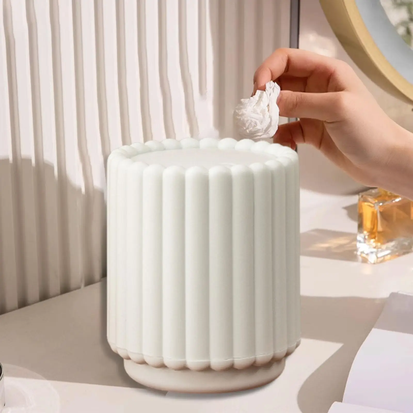 Small Press Top Desktop Trash Can Tabletop Garbage Can PP Material for Office Organization Accessory Sunflower Design Small Press Top Desktop Trash Can Tabletop Garbage Can PP Material for Office Organization Accessory Sunflower Design