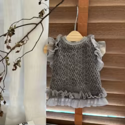 Chaleco de encaje con cuello para perros pequeños – Primavera