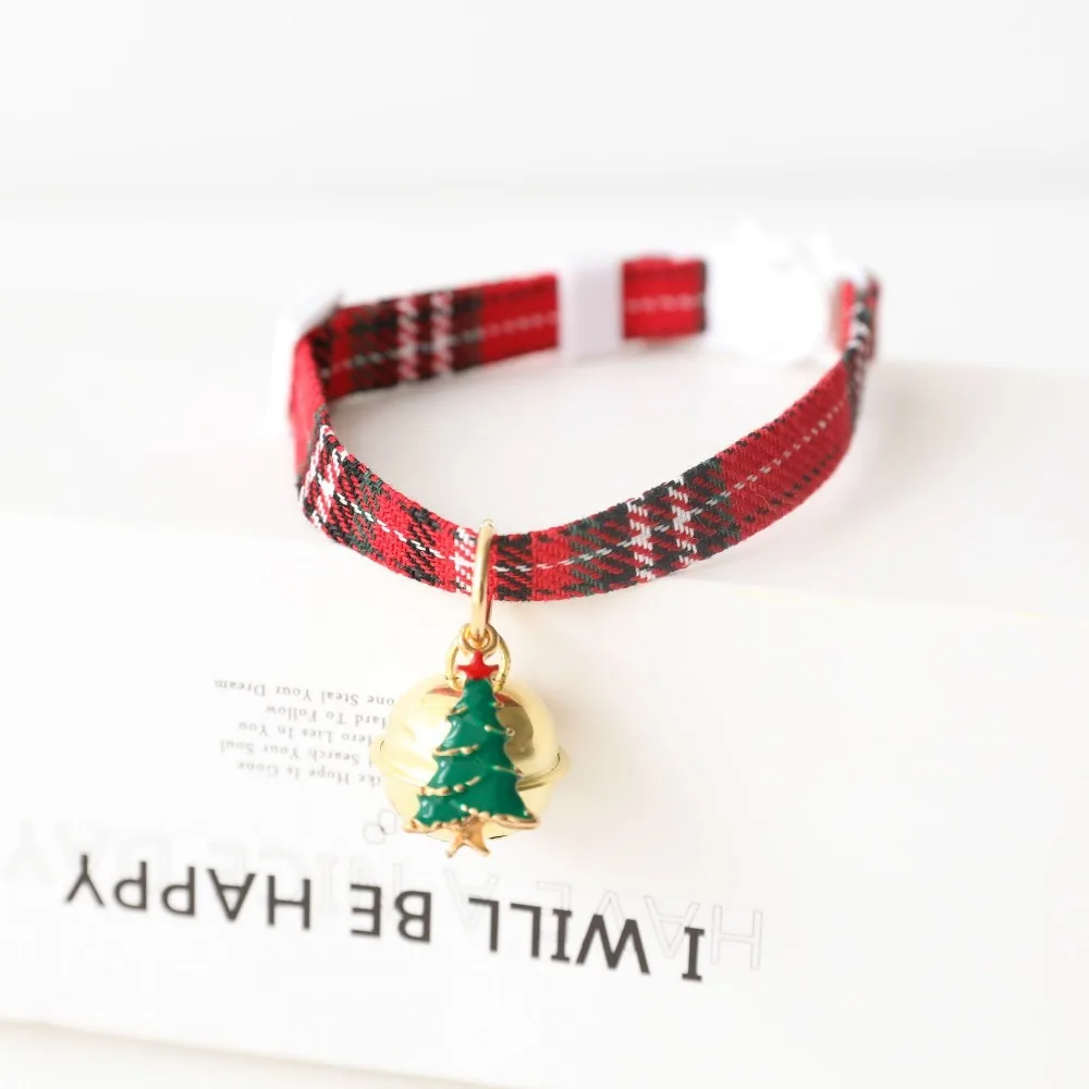 Collar ajustable con pajarita, cascabel para gatos y perros