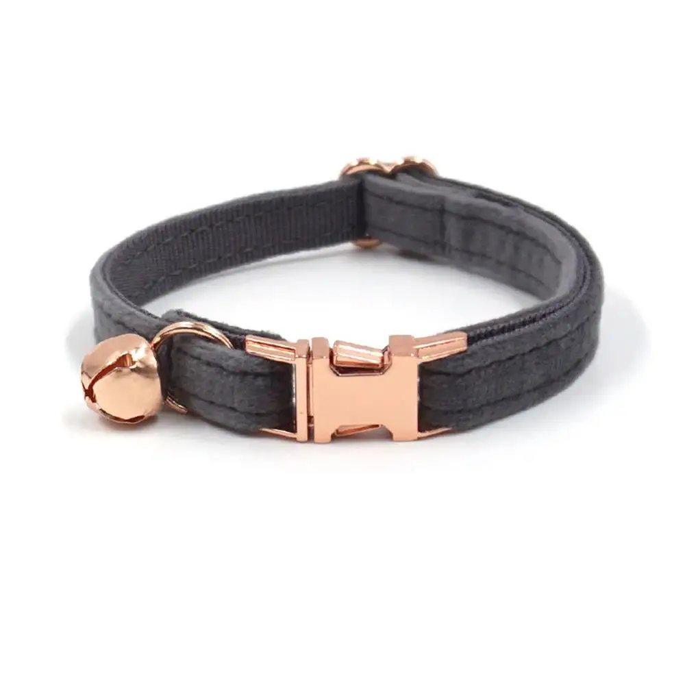 Collar de gato personalizado con campana, placa de identificación personalizada, hebilla de metal de identificación ajustable, collares de gato de terciopelo negro y gris con campana - imagen 3