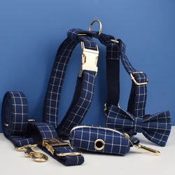 Collar ajustable a cuadros azul oscuro para perros